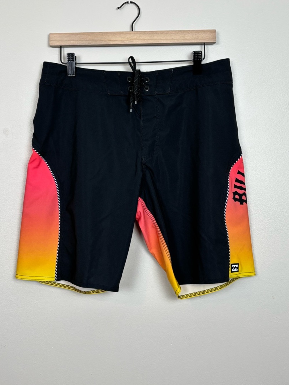 Billabong Boardshorts Mens 30 Black Orange Ombre Recycler Arch Pro 9" Surf Beach